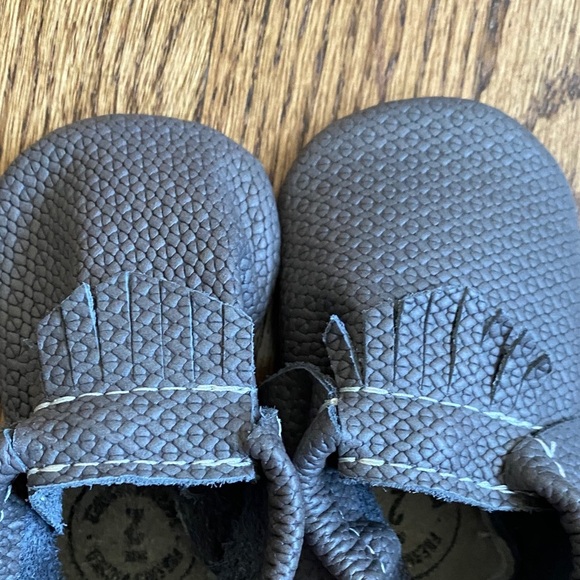 Charcoal grey leather Freshly Picked moccasins, size 2. New without tags. - Picture 6 of 9
